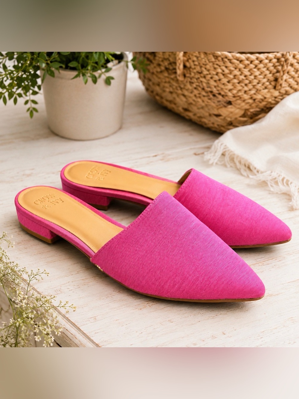 Crown & ivy hot pink slipper mules size 8